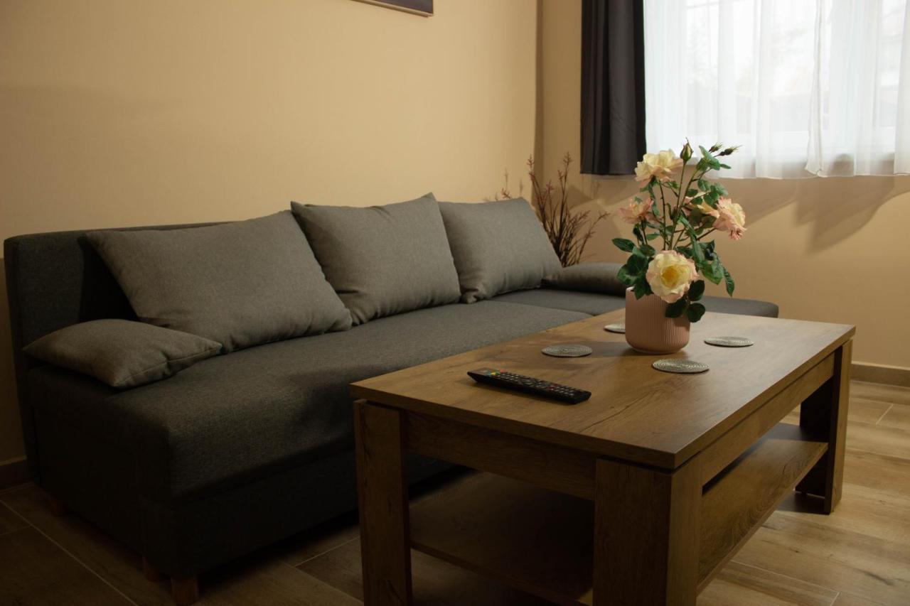 Apartmany Pilot Velka Hledsebe Экстерьер фото