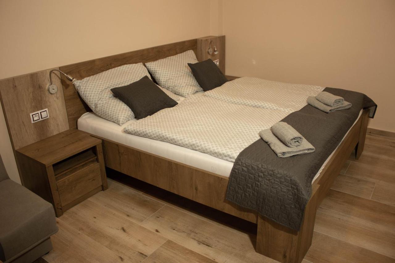 Apartmany Pilot Velka Hledsebe Экстерьер фото